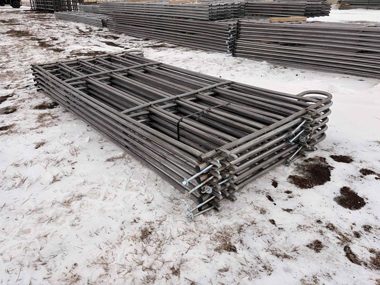 portable-corral-panels-image-3