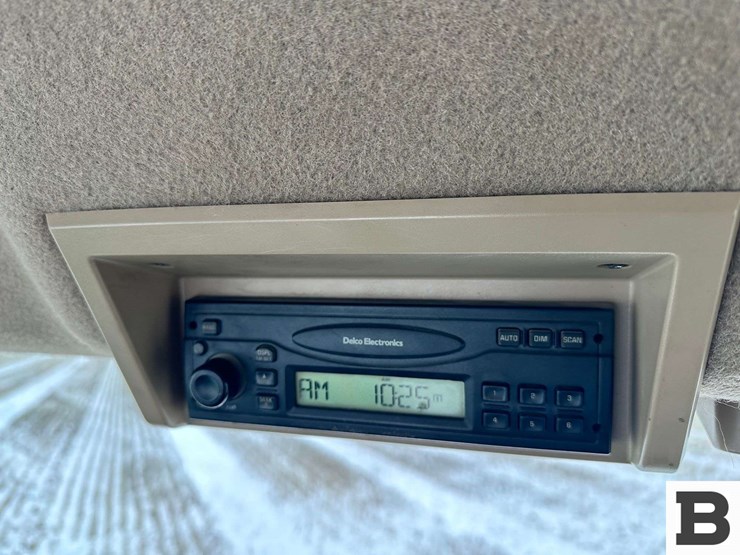 2005-john-deere-9320-image-99