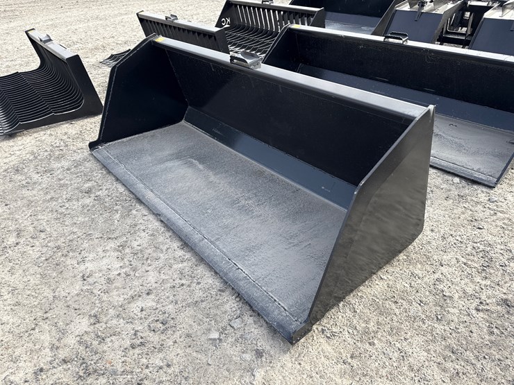 #2093-•-unused-84"-skid-steer-snow/litter-bucket-inv#-42347-image-4