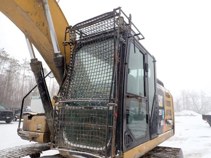 2017-caterpillar-320fl-image-53