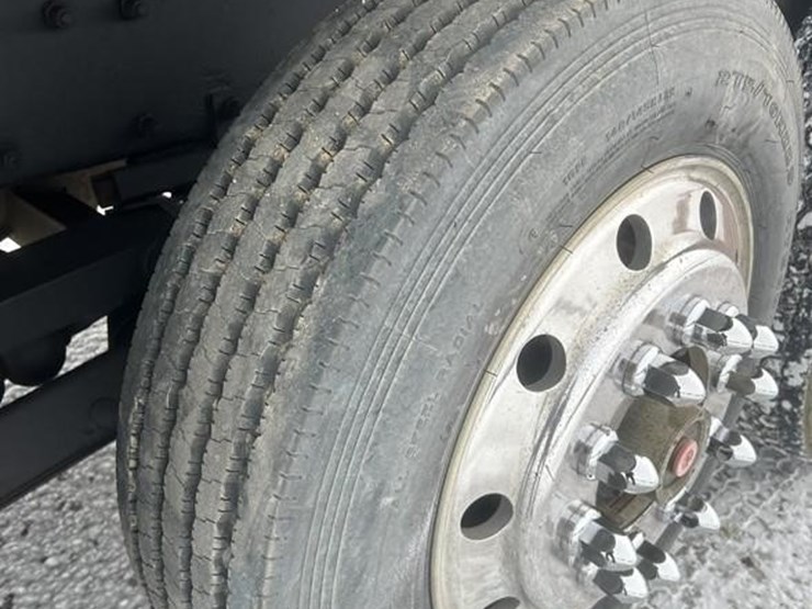 1997-peterbilt-357-image-36