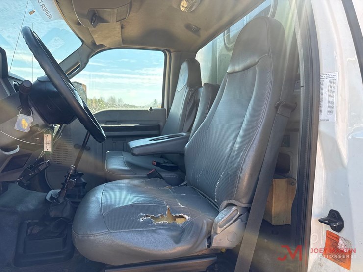 2013-ford-f750-xl-image-19