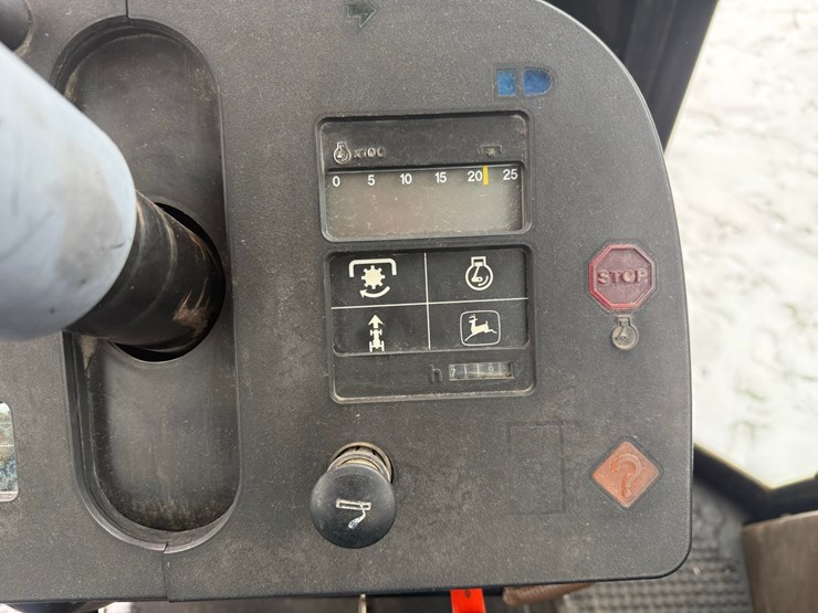 john-deere-4650-image-32