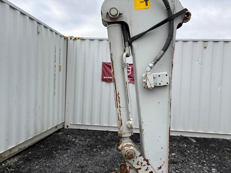 2017-takeuchi-tb240-image-8