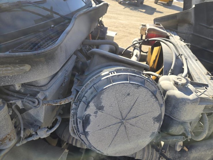 2007-international-7600-image-19