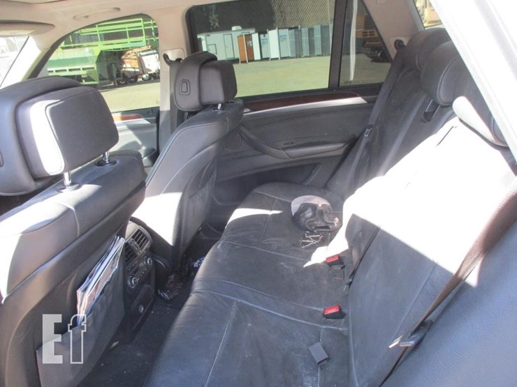 2011-bmw-x5-image-12