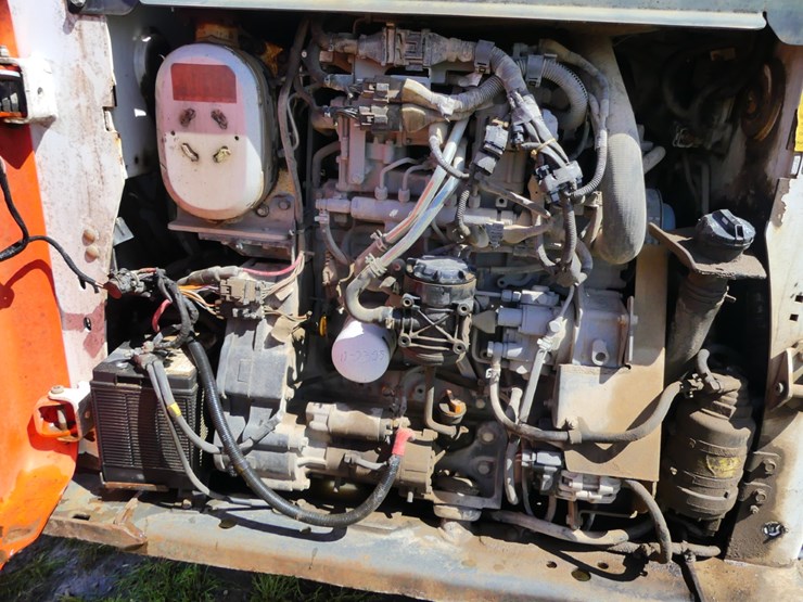 2015-bobcat-t750-image-9