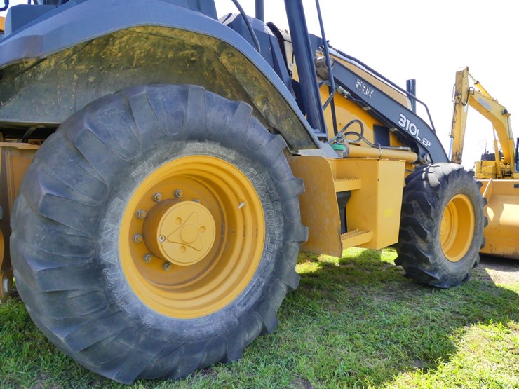 2018-deere-310l-ep-image-9