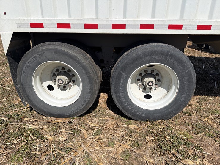 2015-jet-hopper-image-8