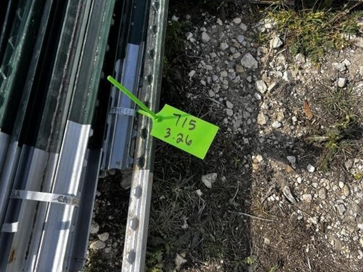 l1--approx.-60-unused-6'-t-posts-image-2