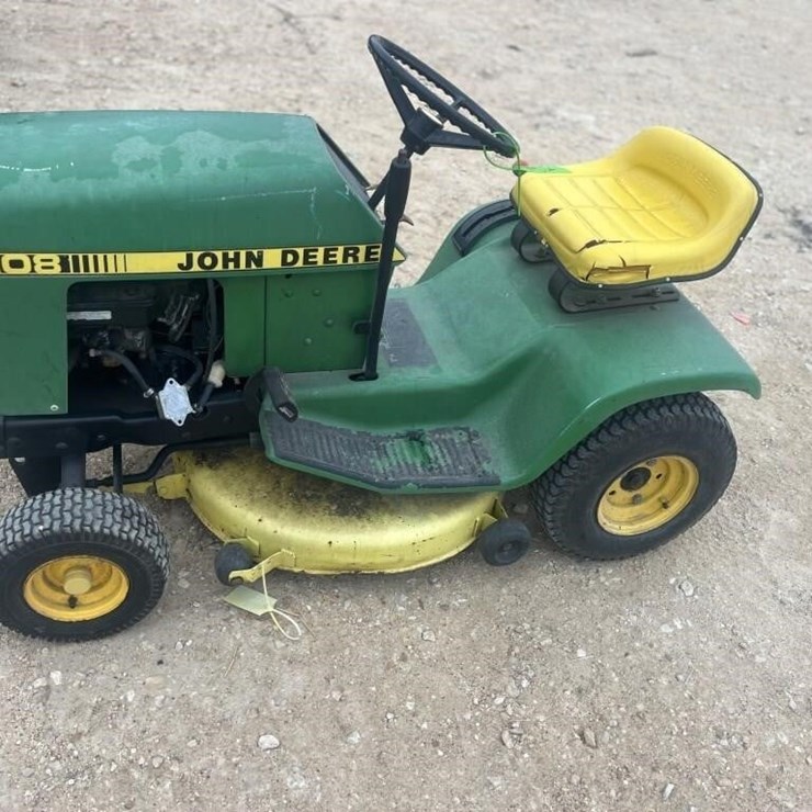 JOHN DEERE 108