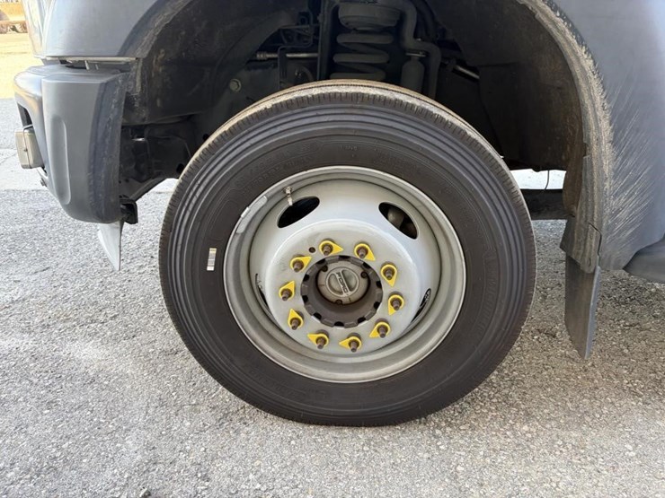 2012-ford-f550-image-6