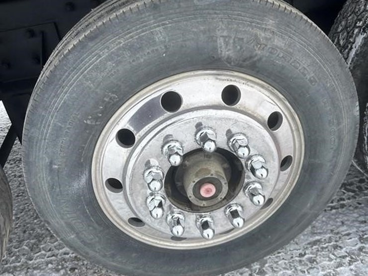 1997-peterbilt-357-image-35