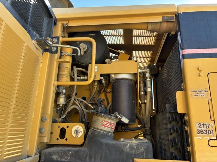 2003-caterpillar-143h-image-27