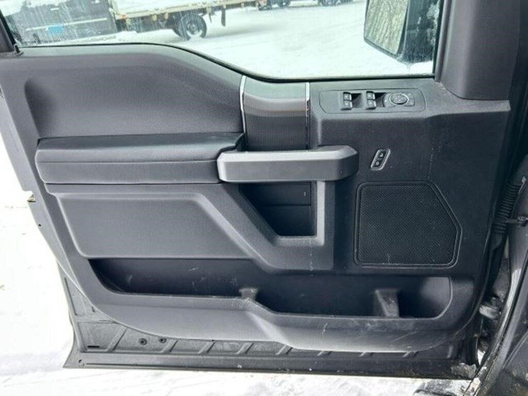 2017-ford-f150-xlt-image-19