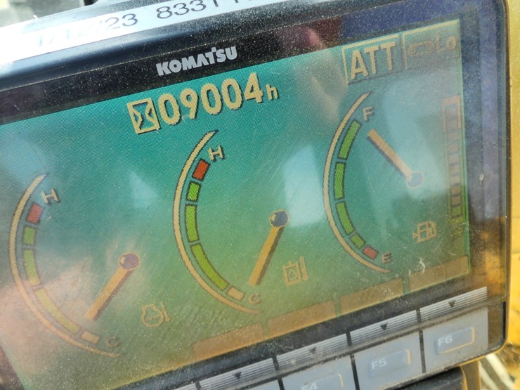 komatsu-pc138us-image-15