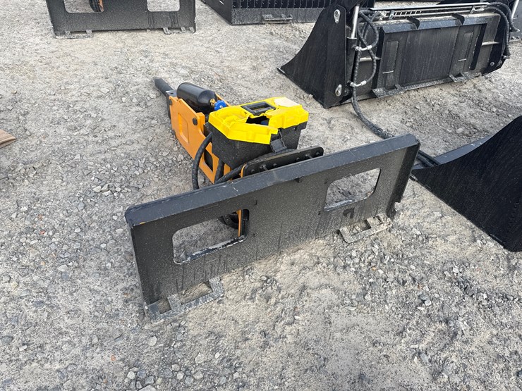 #2082-•-unused-giyi-p680-skid-steer-breaker-hammer-psc680260271-inv#-42017-image-2