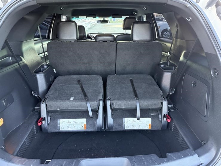 2016-ford-explorer-xlt-image-24