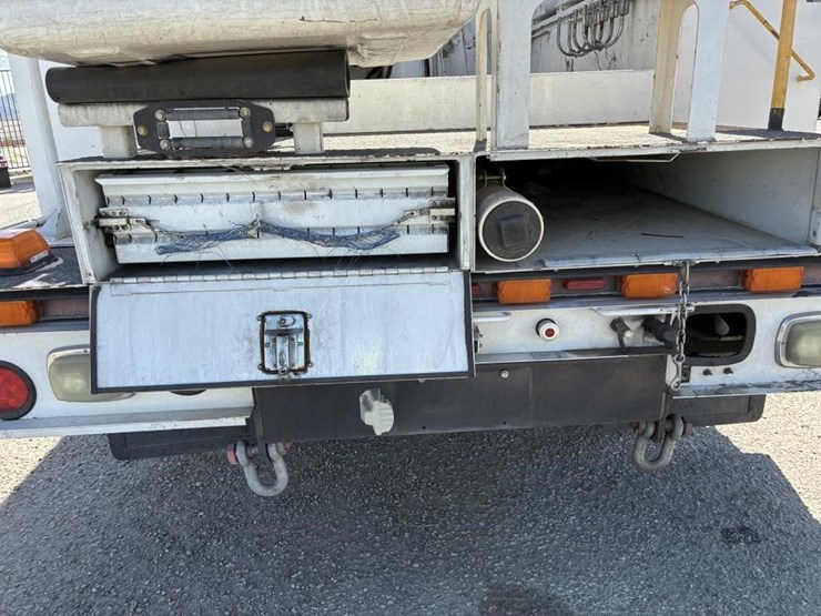 2015-ford-f550-xlt-image-16