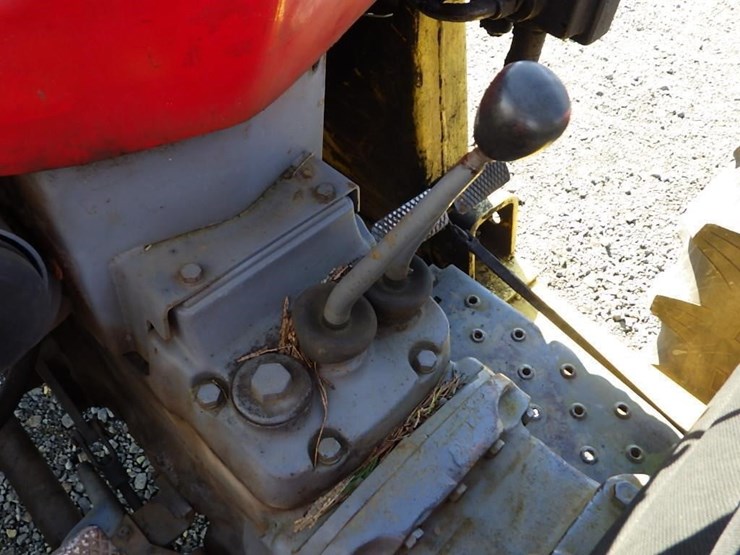 massey-ferguson-32-image-25