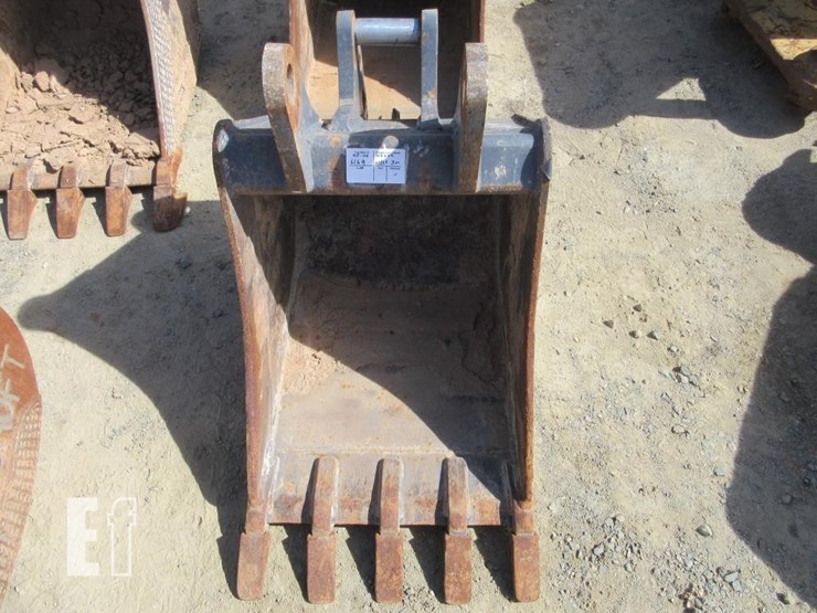 case-gannon-24"-backhoe-tooth-bucket-image-1