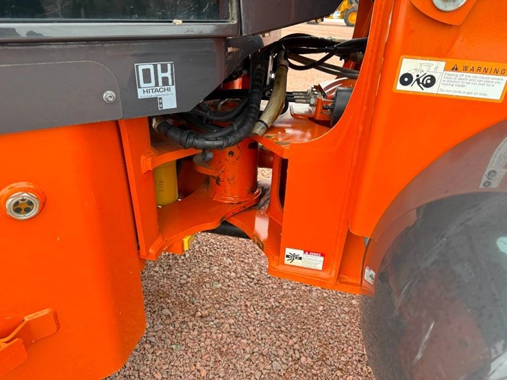 2021-hitachi-zw50-5b-image-22