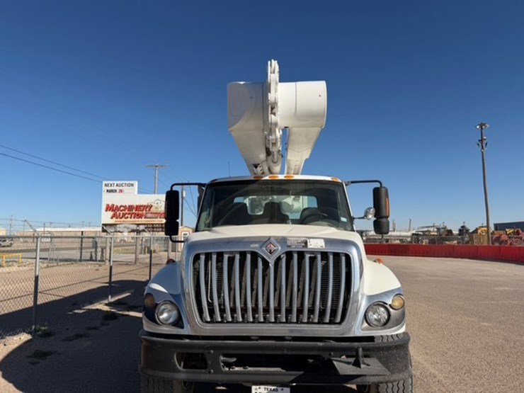 2010-international-workstar-7400-image-2