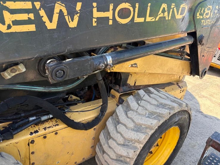 new-holland-lx865-image-15