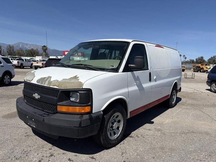 2009-chevrolet-express-1500-image-1