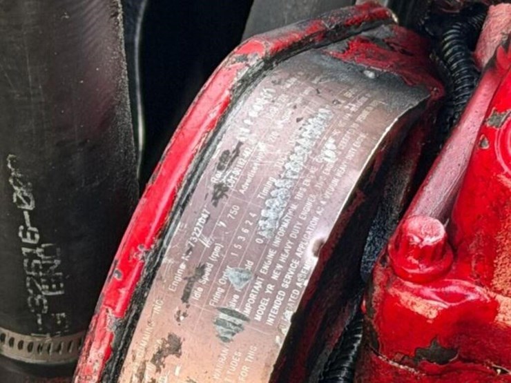 2013-freightliner-108sd-image-61