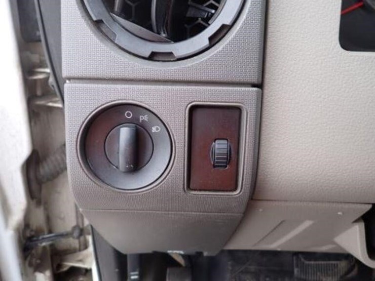 2010-ford-f250-image-16