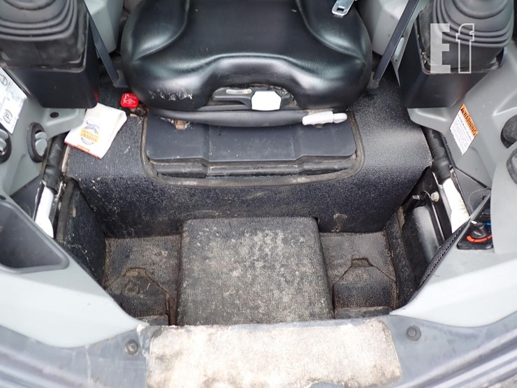 2016-bobcat-s650-image-15