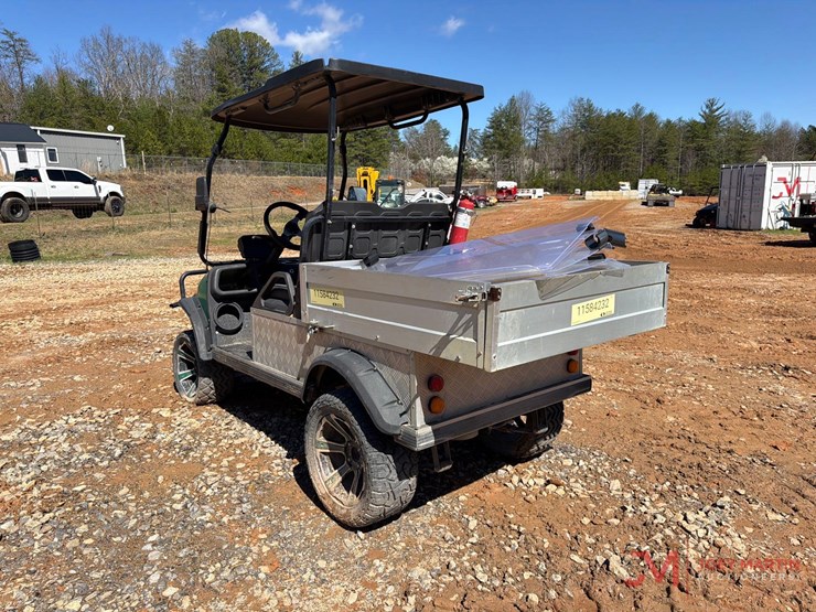 evolution-turfman-800-electric-golf-cart-image-3