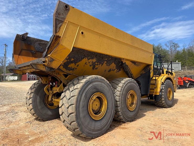 caterpillar-745-image-2