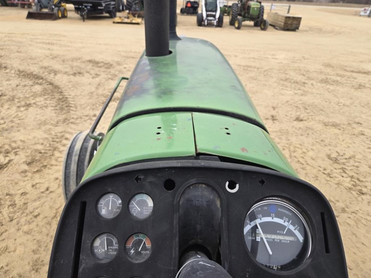 john-deere-4040-image-13