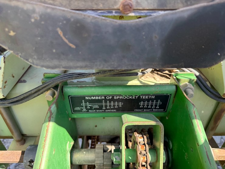 john-deere-12-image-15