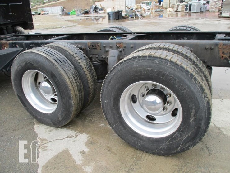 2008-sterling-l9500-image-20