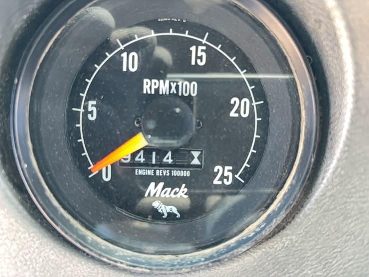 mack-rd688s-image-19