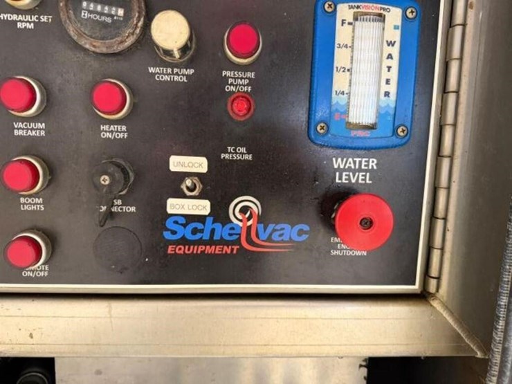 2017-peterbilt-567-image-68