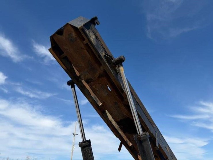 2009-mack-granite-gu813-image-31