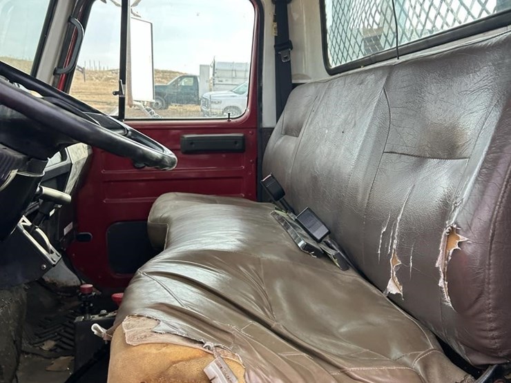 2002-international-4700-image-28