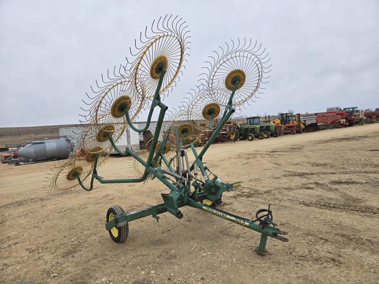 john-deere-702-image-1