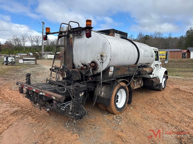 2000-international-4700-image-3