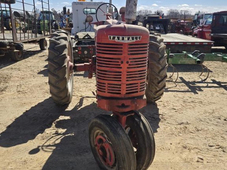 #223-•-farmall-m-tractor-image-2