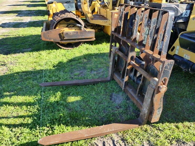 2018-caterpillar-th255c-image-2