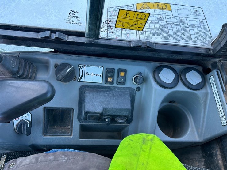 2021-bobcat-e42-image-24