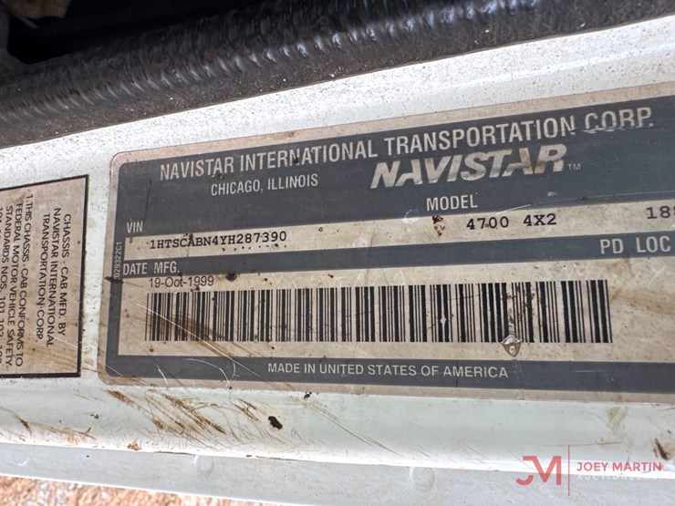 2000-international-4700-image-25