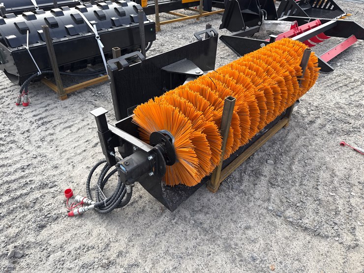 #2068-•-unused-giyi-gyse61-skid-steer-sweeper-bdqsj260220-inv#-41995-image-3