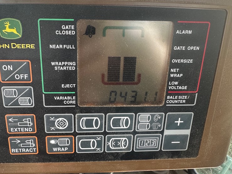 2021-john-deere-560m-image-14