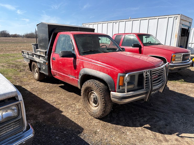 1995-gmc-3500-image-1